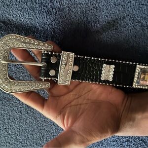 B.B. Simon’s belt black silver